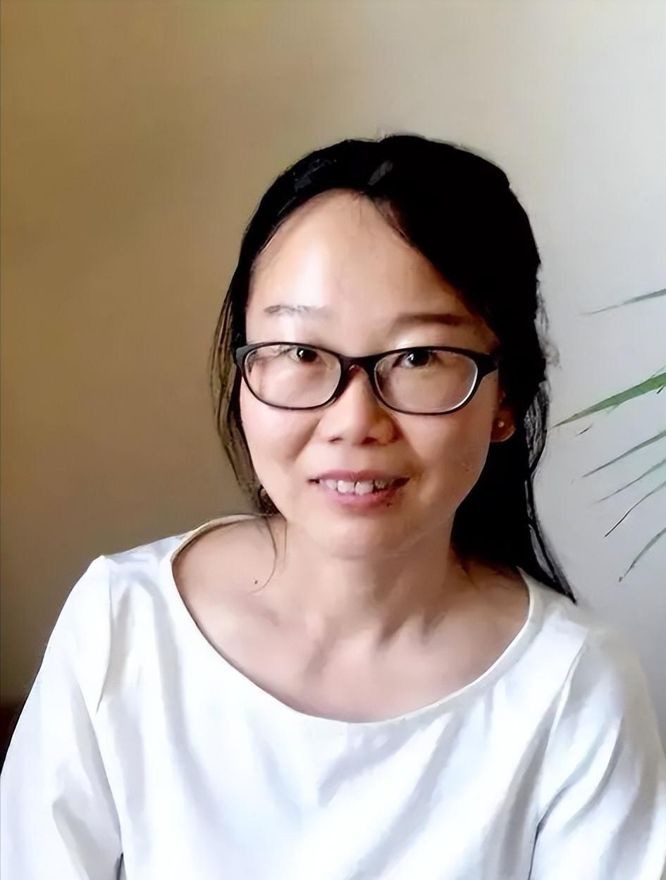 开云中国-45岁的李娟近况曝光，住15W的房子，不生孩子也不上班，选择隐居